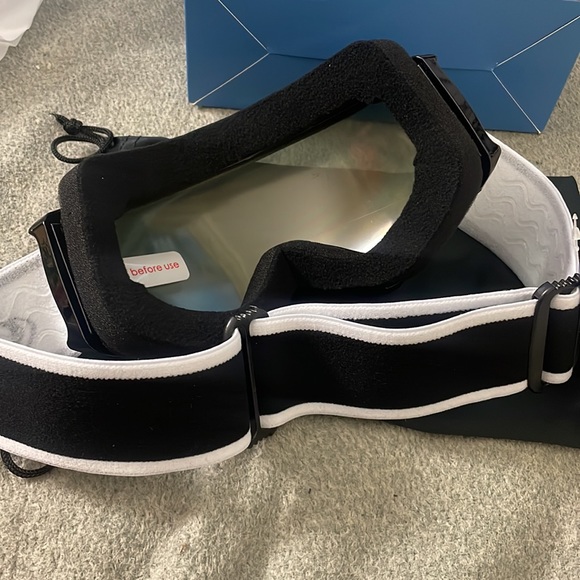 - MENS  BLACK SNOW MOBILE SKI SNOWBOARDING SNOW ACTIVITIES GOOGLES *NEW* - Picture 4 of 9